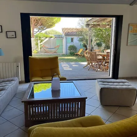 Grande Maison Proche De La *