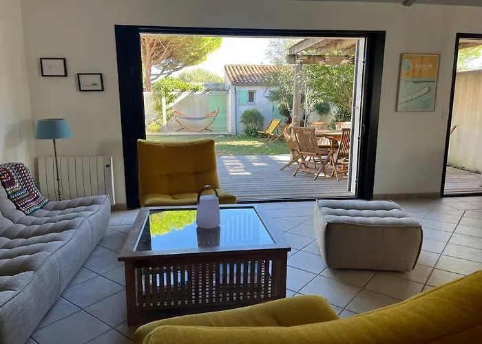 Grande Maison Proche De La *